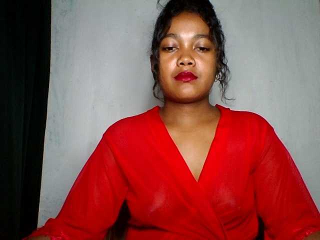 justine33's BongaCams show and profile