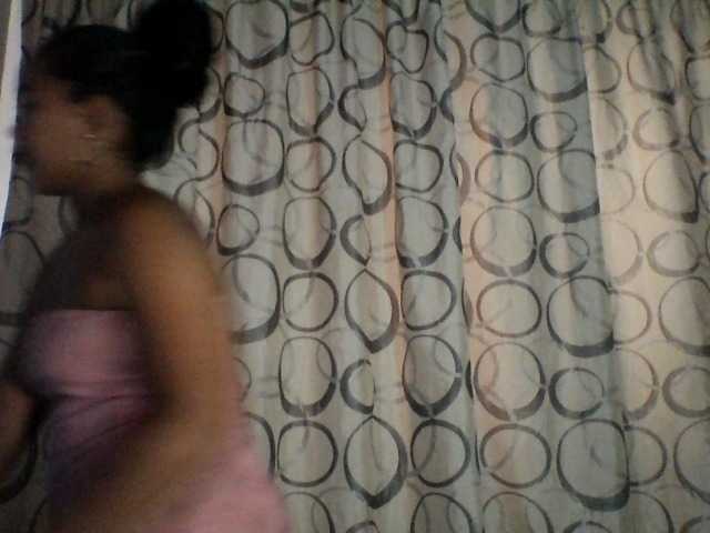 justine33's BongaCams show and profile