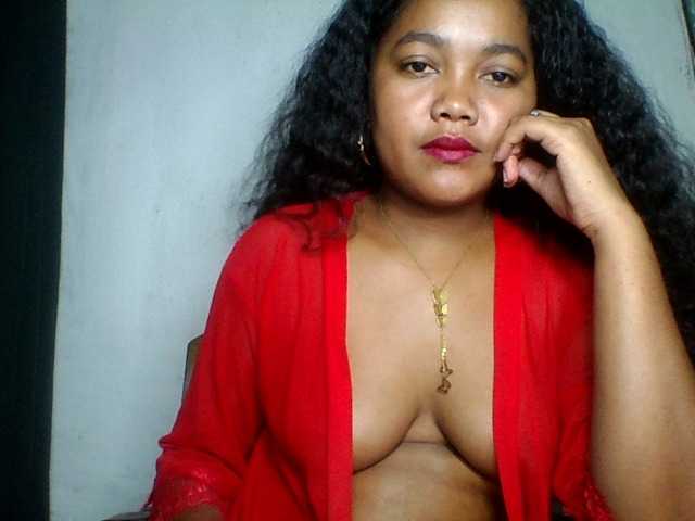 justine33's BongaCams show and profile