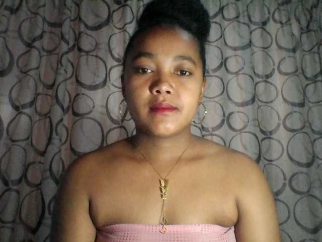 justine33's BongaCams show and profile