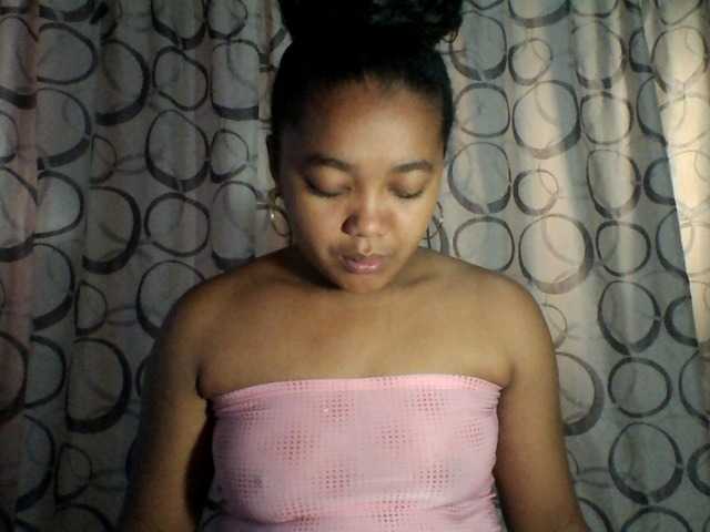 justine33's BongaCams show and profile