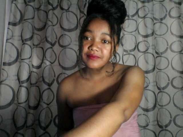 justine33's BongaCams show and profile