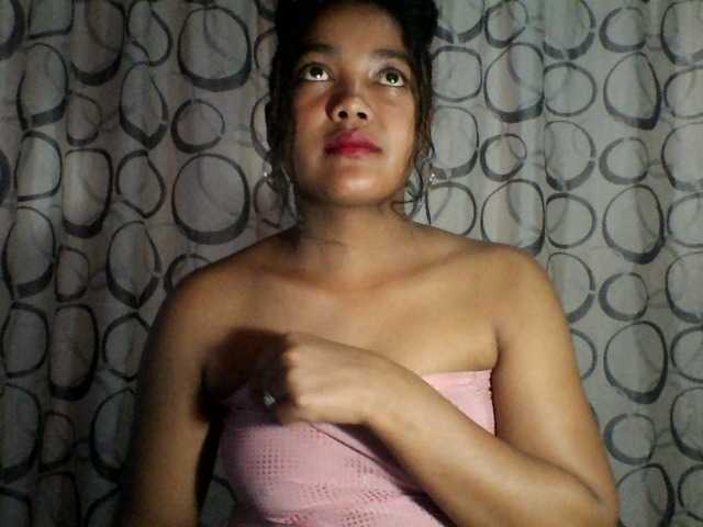 justine33's BongaCams show and profile