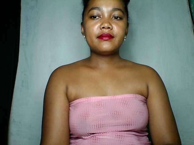 justine33's BongaCams show and profile