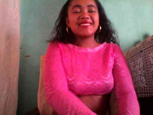 justine33 webcam
