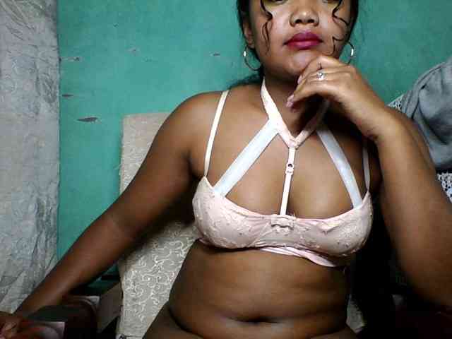justine33 webcam