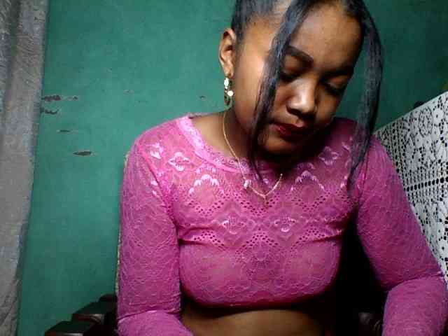 justine33 webcam