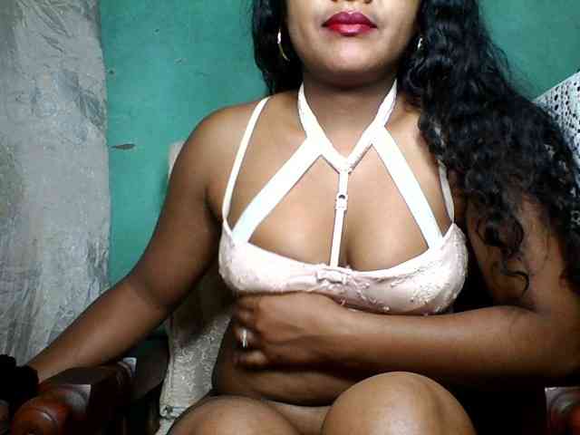 justine33 webcam