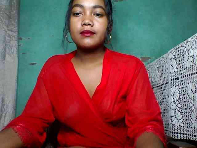 justine33 webcam