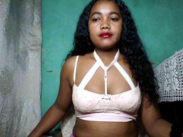 justine33 webcam