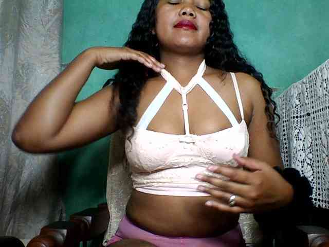 justine33 webcam