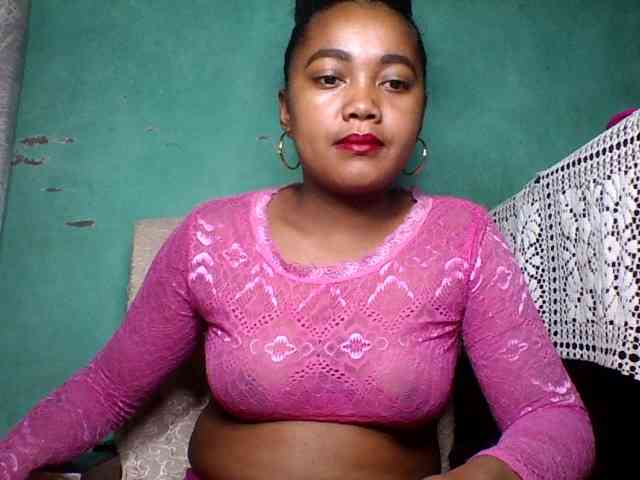 justine33 webcam