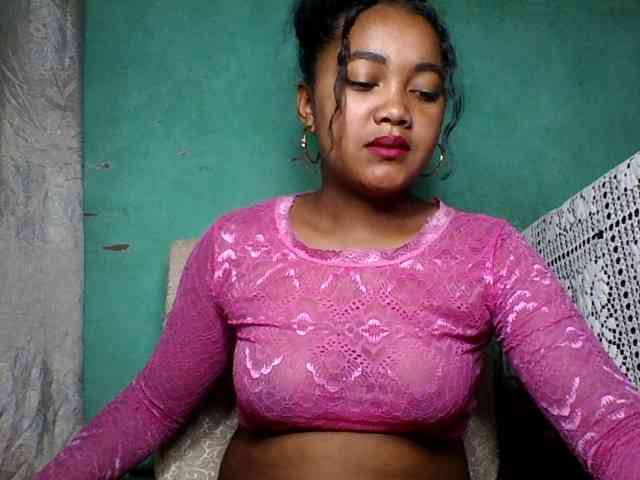 justine33 webcam