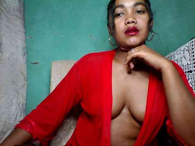 justine33 webcam