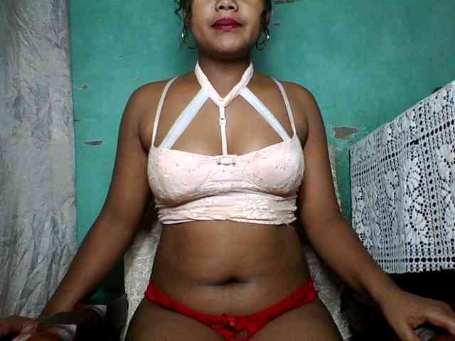 justine33 webcam