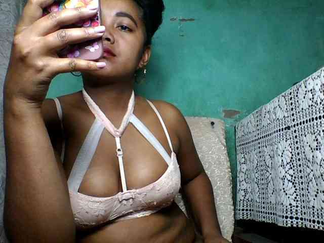 justine33 webcam