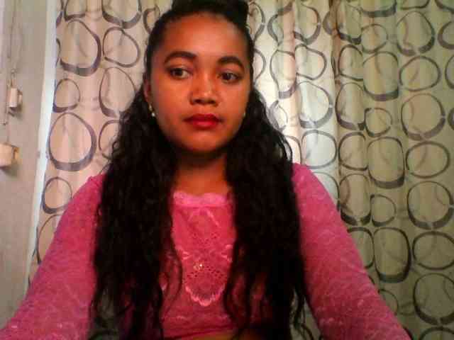 justine33 Live Webcam on BongaCams