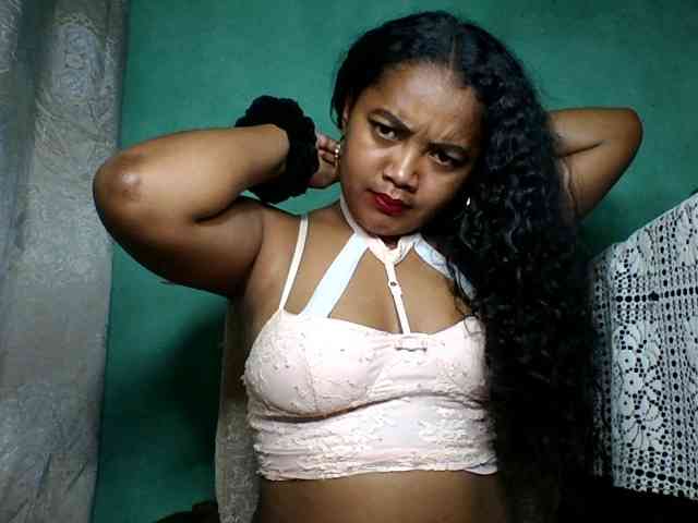 justine33 webcam