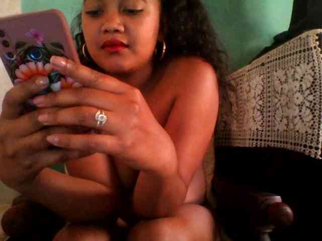 justine33 webcam