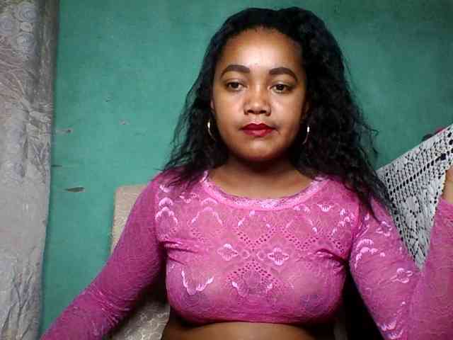 justine33 webcam