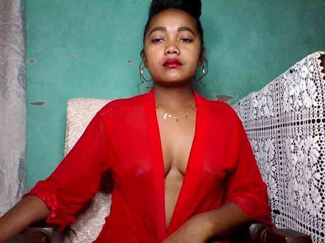 justine33 webcam