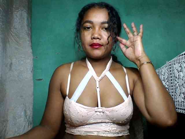 justine33 webcam