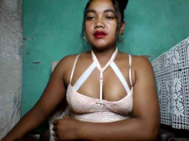 justine33 webcam