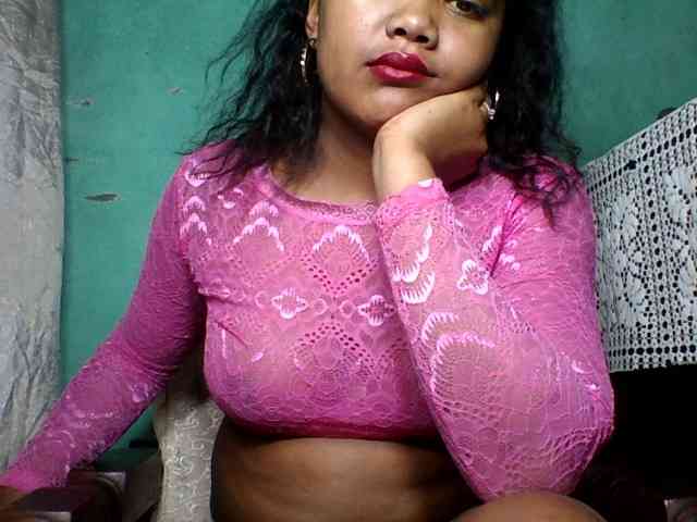 justine33 webcam