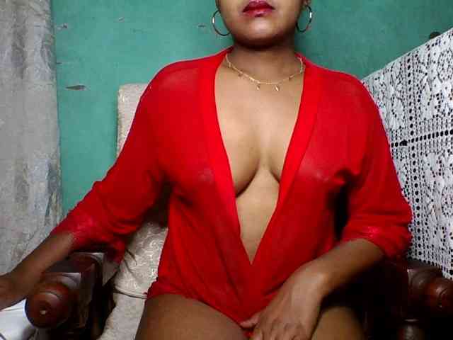 justine33 webcam