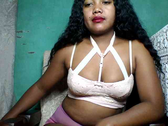justine33 webcam
