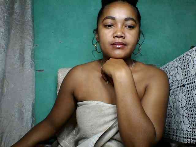justine33 webcam