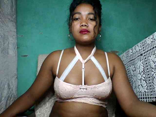 justine33 webcam