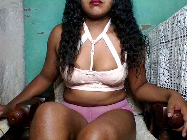 justine33 webcam