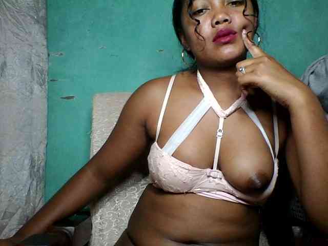 justine33 webcam