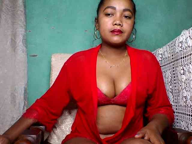 justine33 webcam