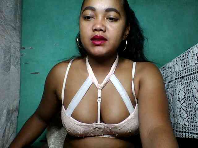 justine33 webcam
