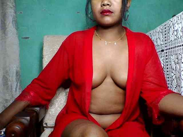 justine33 webcam