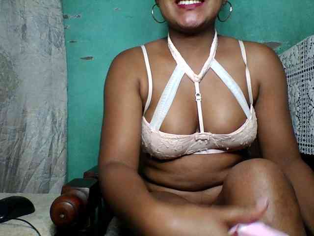 justine33 webcam