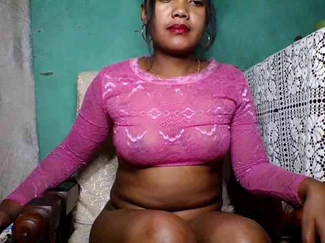 justine33 webcam