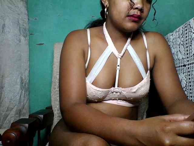 justine33 webcam