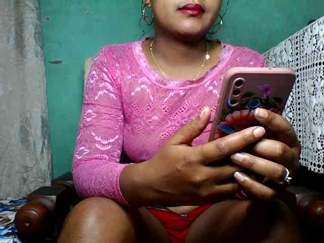 justine33 webcam