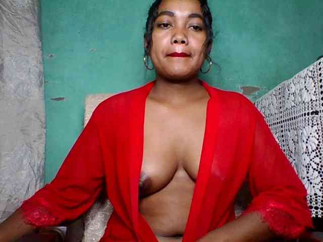 justine33 webcam