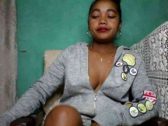 justine33 webcam