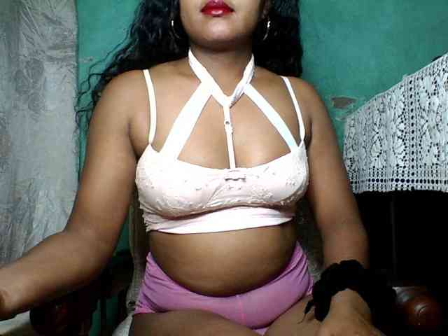 justine33 webcam