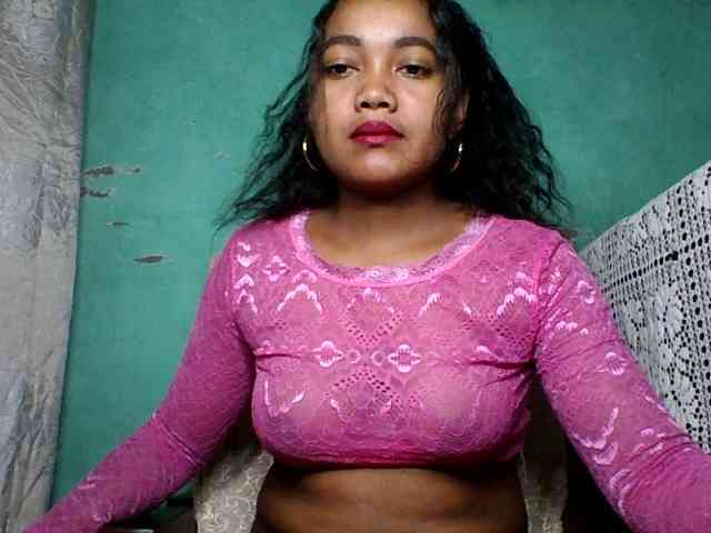 justine33 webcam