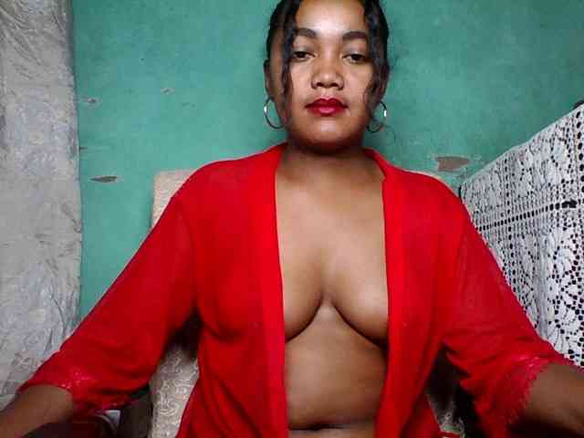 justine33 webcam