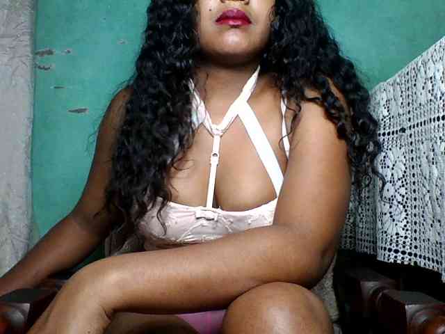 justine33 webcam