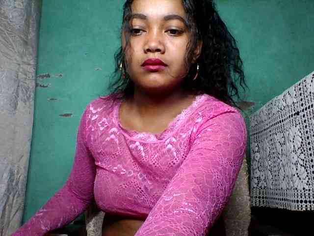 justine33 webcam