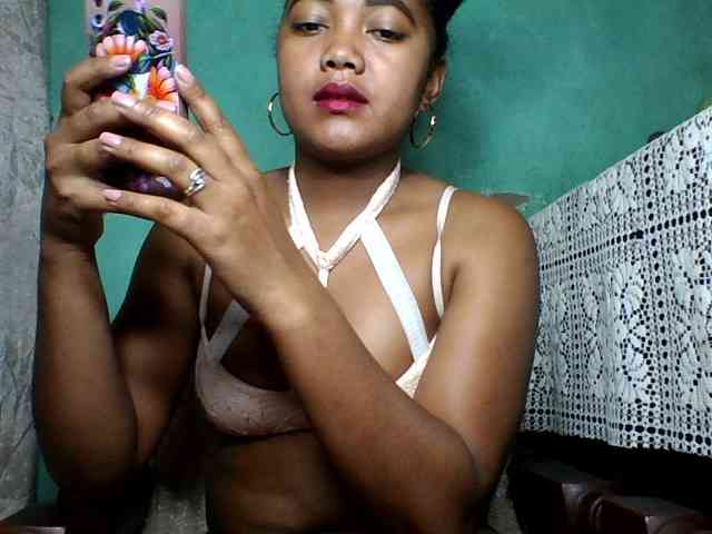 justine33 webcam