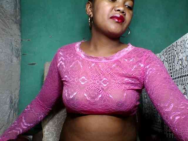 justine33 webcam